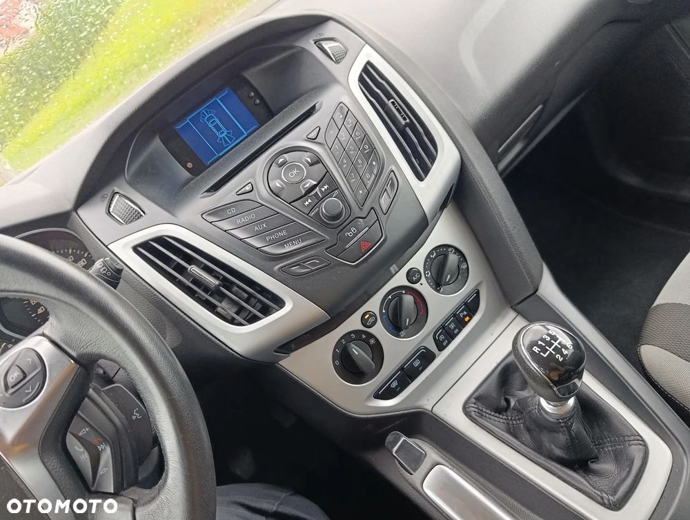 Ford Focus 1.0 EcoBoost Ambiente - 10