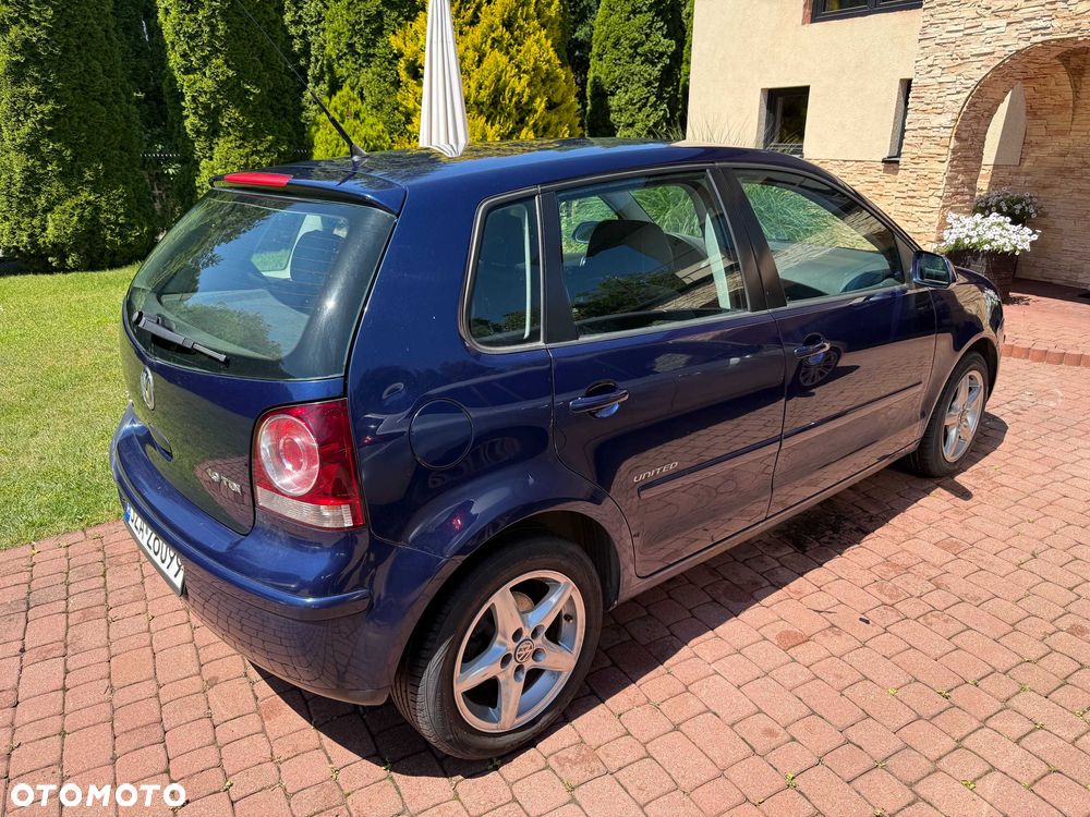 Volkswagen Polo - 2