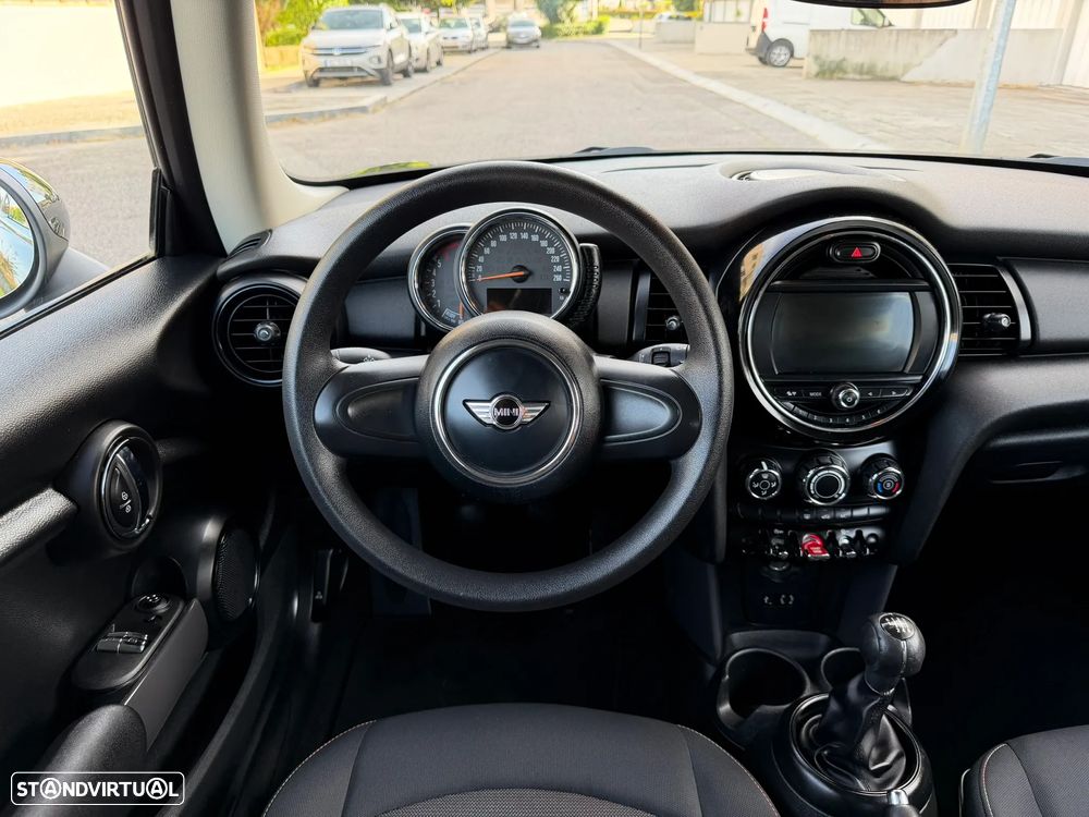 MINI 3 Portas One D Blackyard - 9