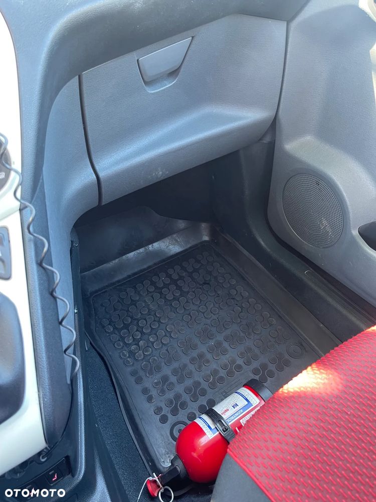 Ford KA 1.2 Titanium ASS EU6 - 11