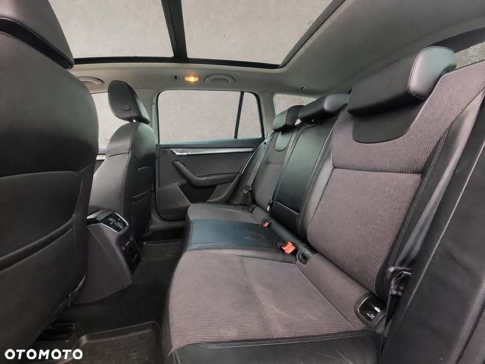 Skoda Octavia 2.0 TDI 4x4 DSG Style - 25