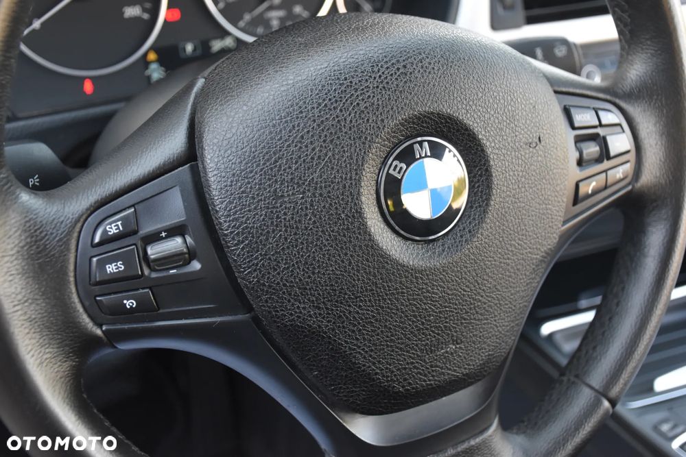 BMW Seria 3 ver-318d-luxury-line - 19