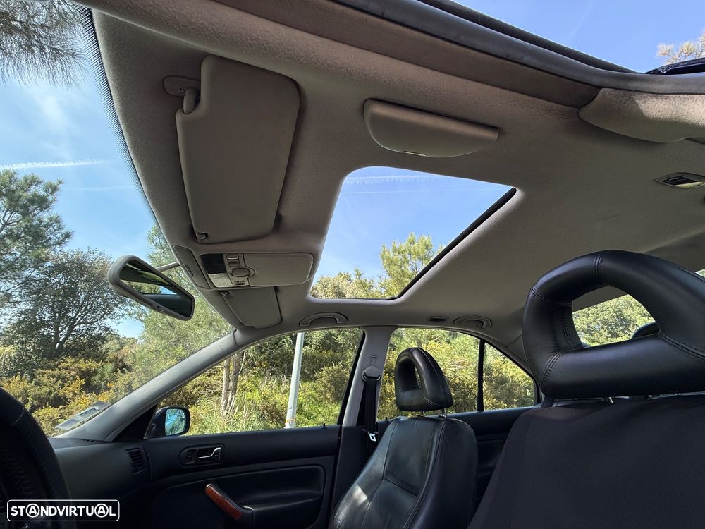 VW Bora 1.9 TDi Highline - 25