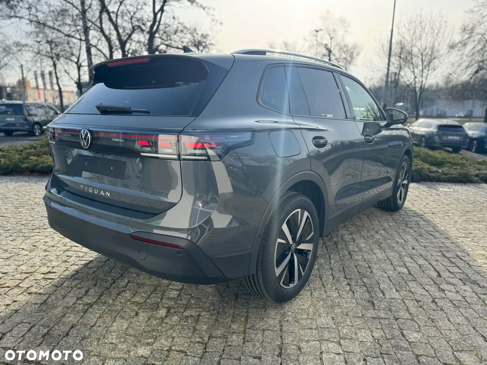 Volkswagen Tiguan - 5