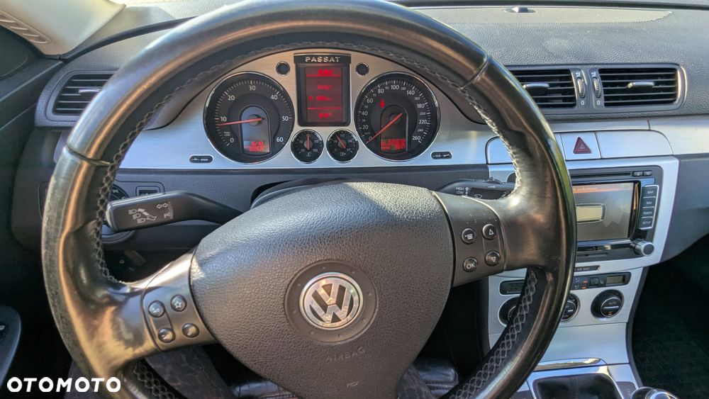 Volkswagen Passat 2.0 TDI DPF 4Mot Highline - 9