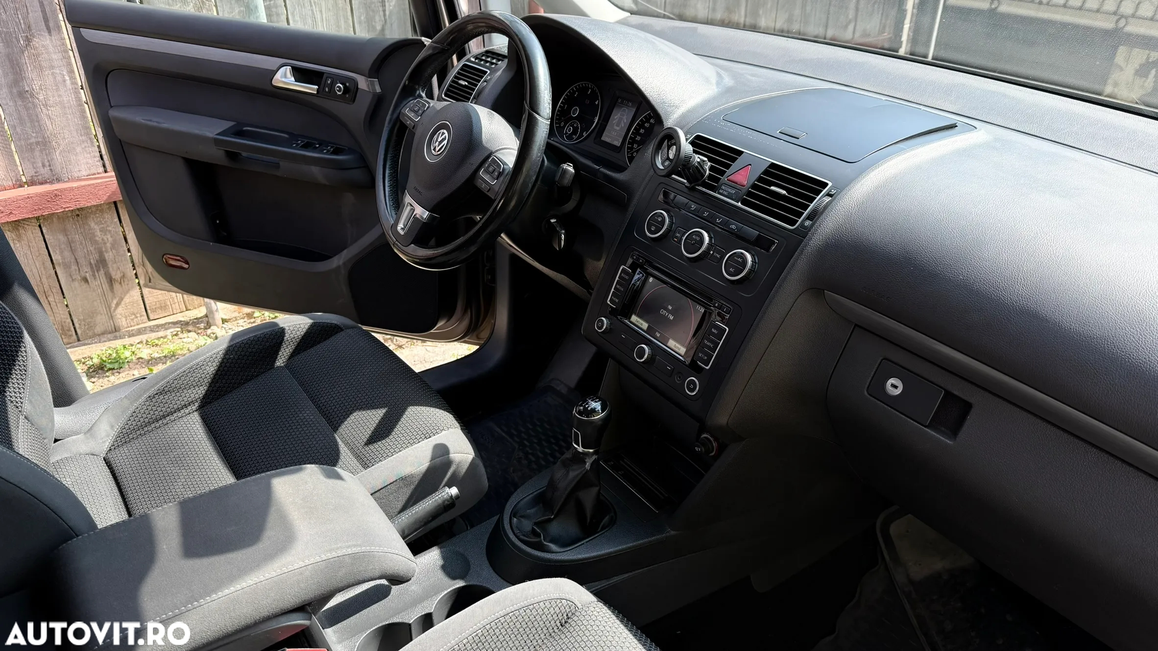 Volkswagen Touran 1.6 TDI BlueMotion Technology Comfortline - 18