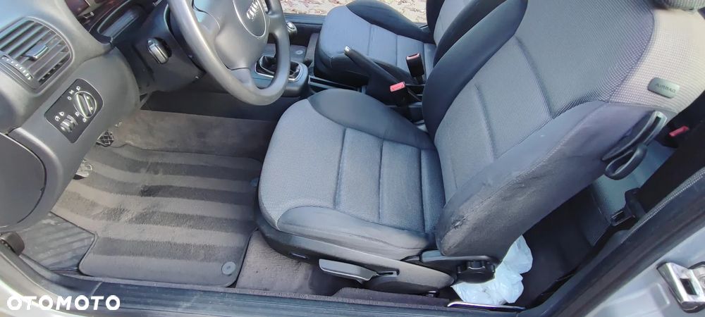 Audi A3 3-drzwiowe 1.6 Ambiente - 15