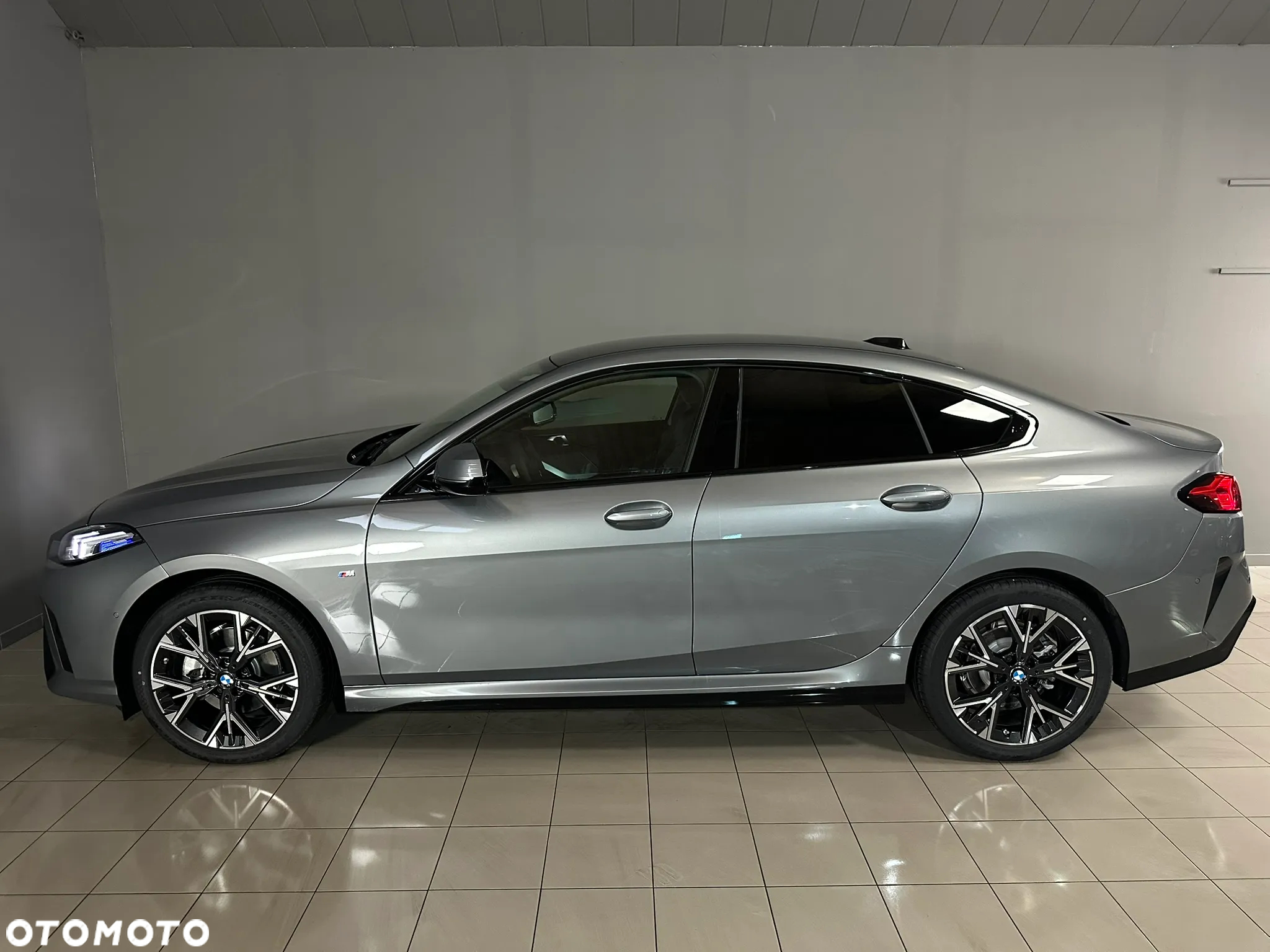 BMW Seria 2 220i - 11