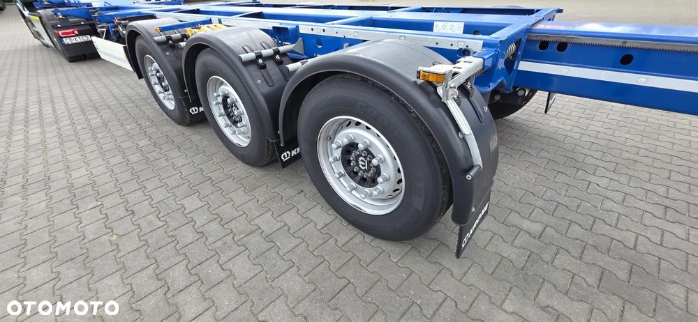 Krone SD dla kontenerów morskich 20, 40 i 45 stóp z agregatem - 20