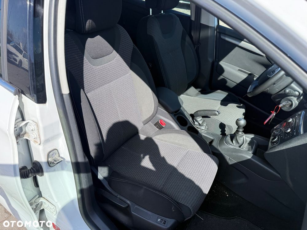 Citroën C4 e-HDi 115 Selection - 11