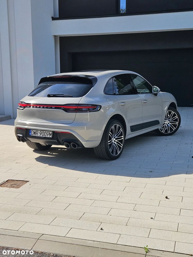 Porsche Macan - 1
