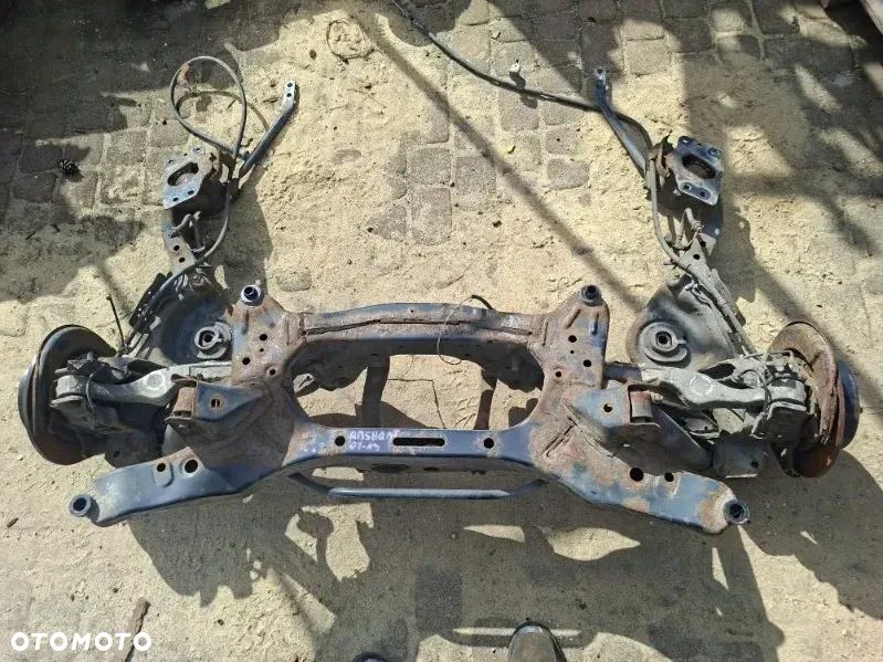 ZAWIESZENIE TYLNE NISSAN QASHQAI J10 17-13 - 1