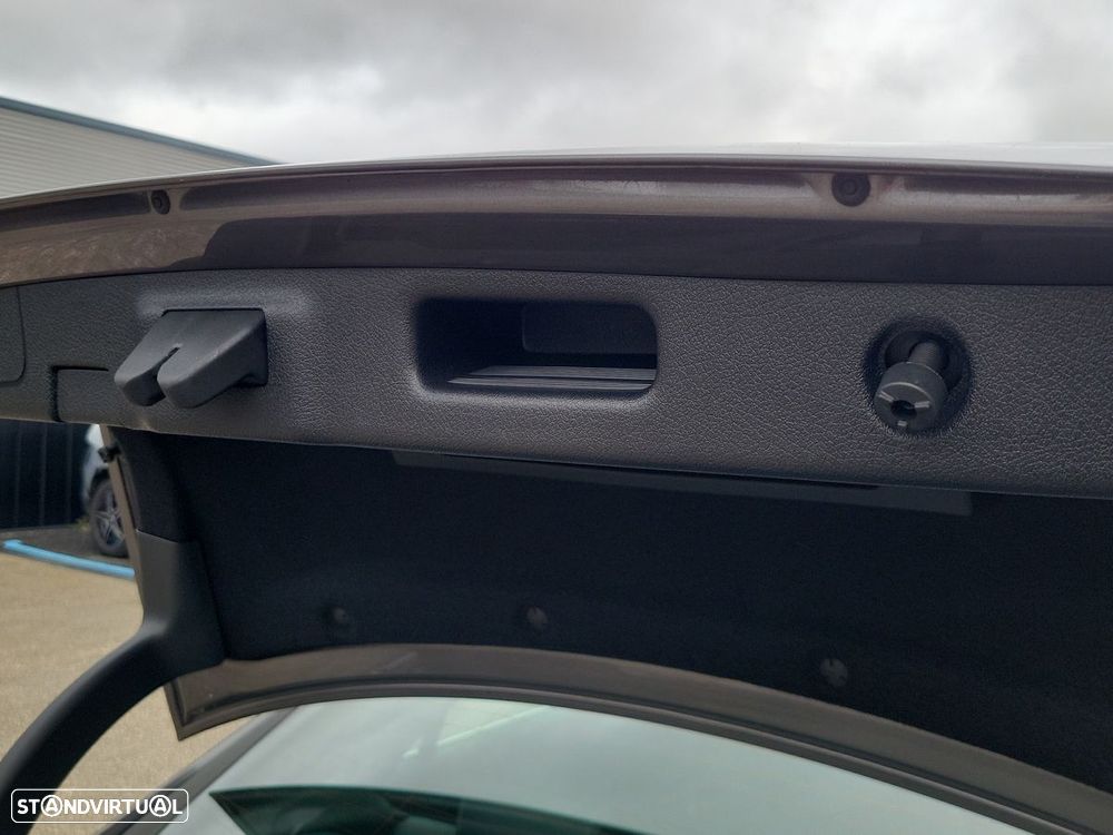 Mercedes-Benz A 180 Limousine d Progressive Aut. - 19