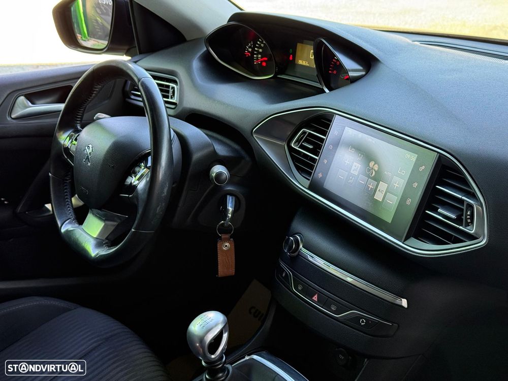Peugeot 308 SW BlueHDi 120 Stop & Start Nível 2 Business-Line - 27