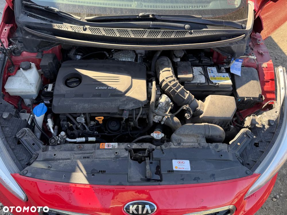 Kia Ceed 1.6 CRDi 136 ISG Vision - 27