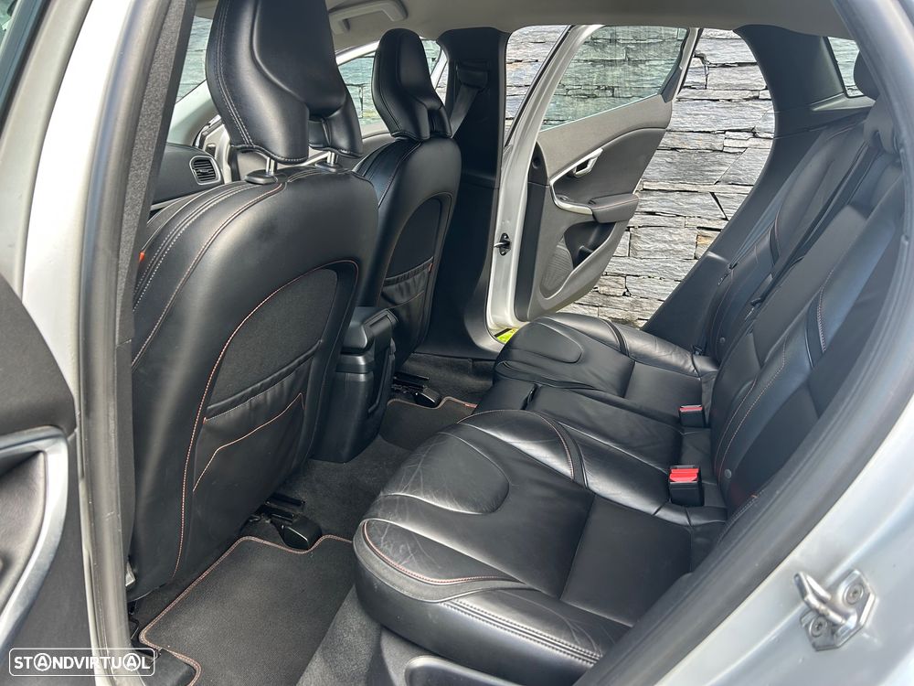 Volvo V40 2.0 D2 Momentum Eco - 15