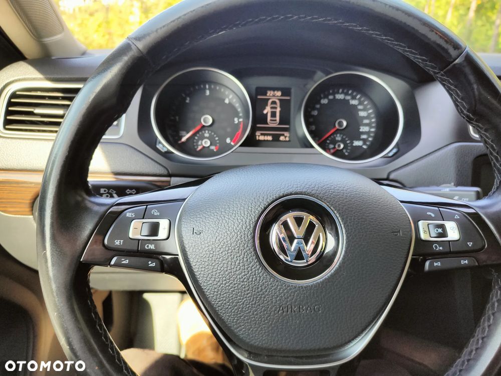 Volkswagen Jetta 2.0 TDI DPF BMT Trendline - 4