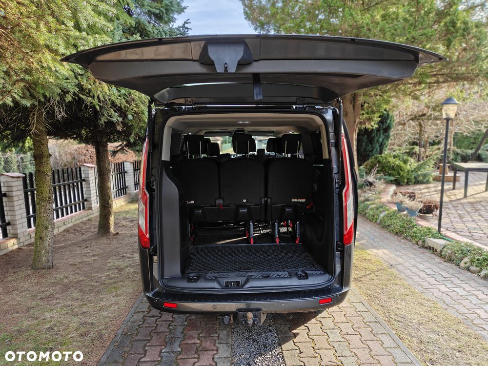 Ford Tourneo Custom - 30