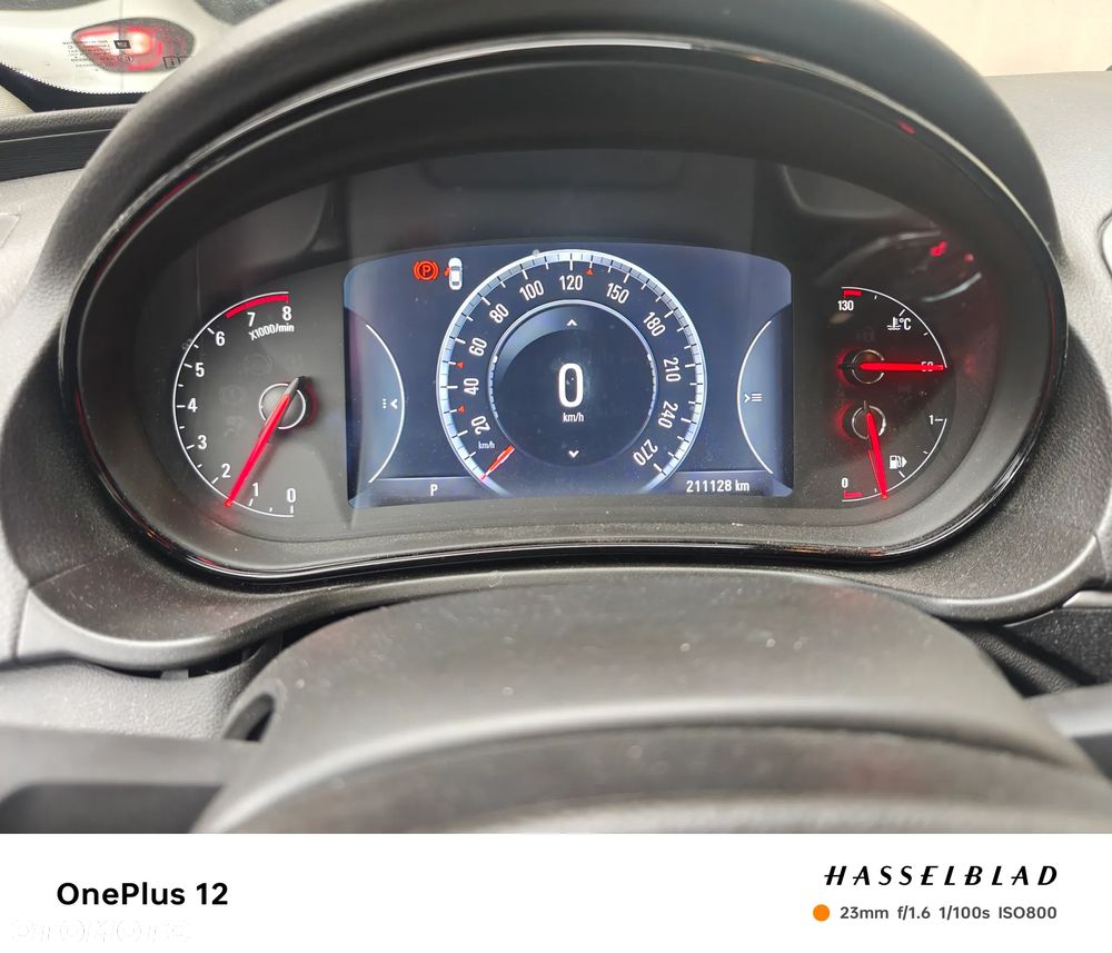 Opel Insignia - 12