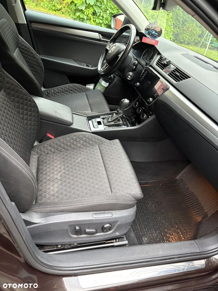 Skoda Superb 2.0 TDI 4x4 Active DSG - 6