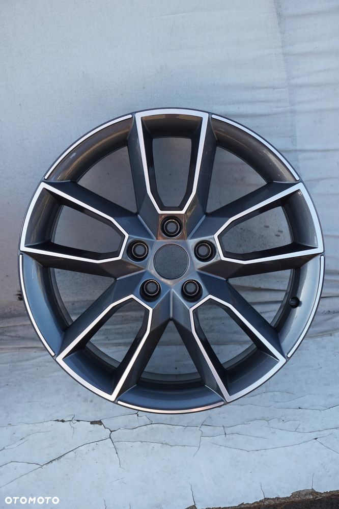 Skoda 5x112 18 7,5J et51 5E0601025AJ stan bdb - 1