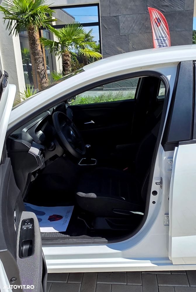 Dacia Logan TCe 90 MT5 Essential - 14
