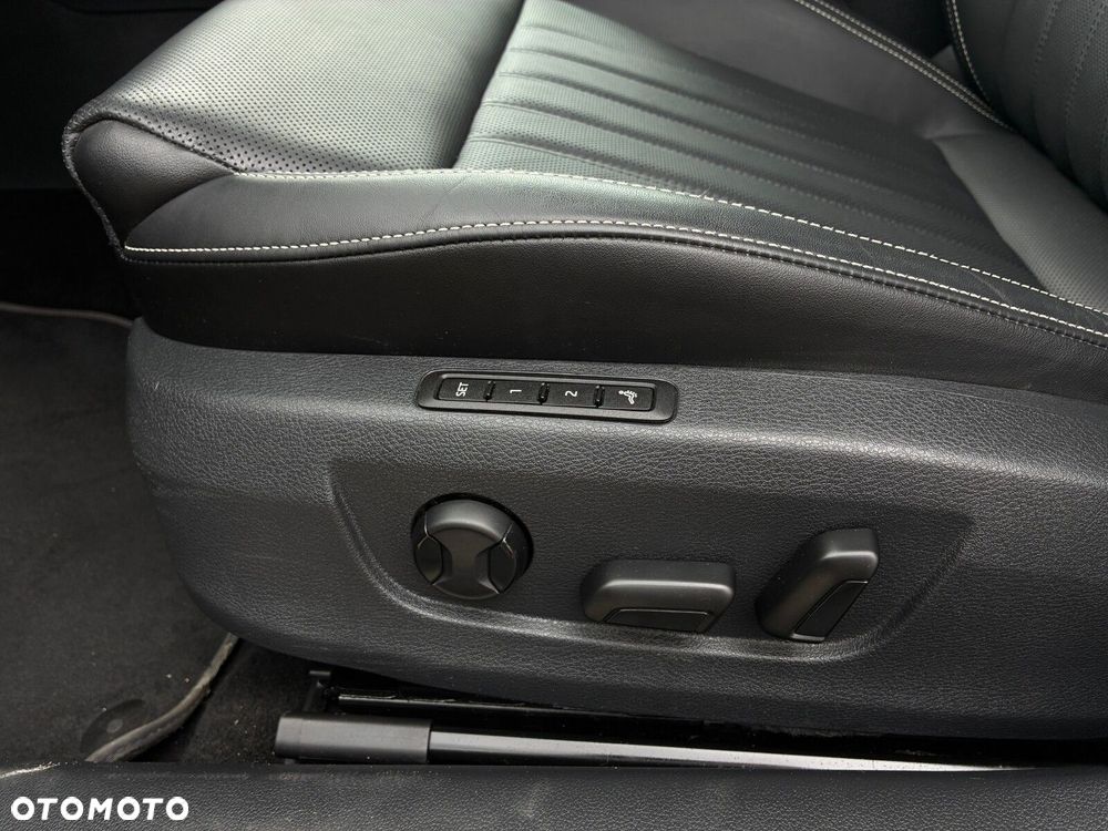 Skoda Superb 2.0 TDI SCR Style DSG - 27