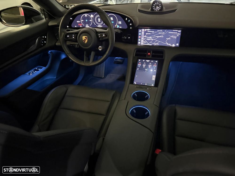 Porsche Taycan Sport Turismo Black Edition - 26