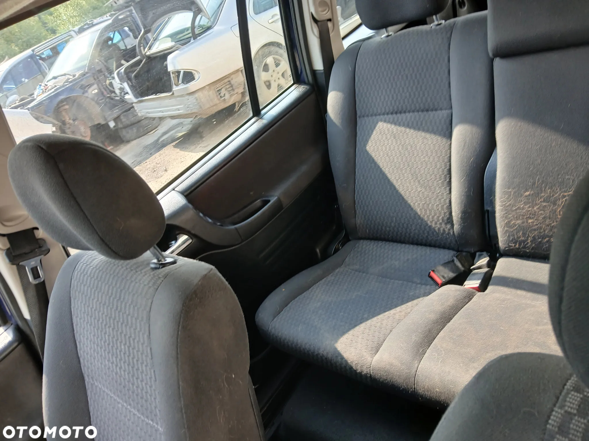 opel zafira A Y21Z fotel fotele kanapa deska kokpit podsufitka boczek boczki klamka podłokietnik - 6