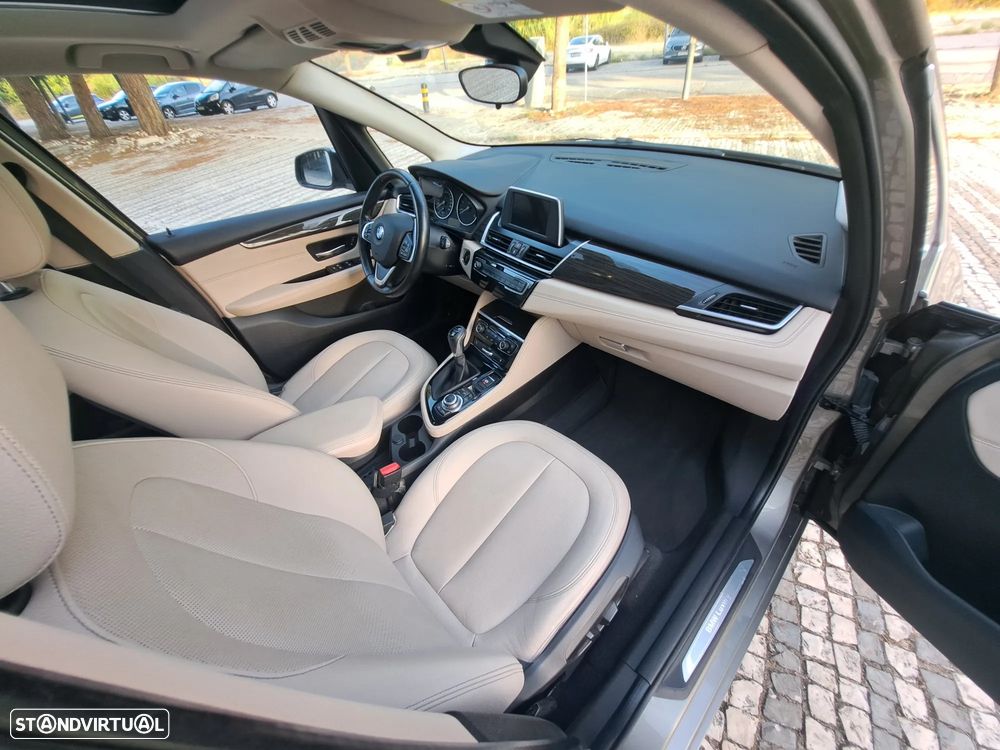 BMW 216 Active Tourer d Luxury Line - 32
