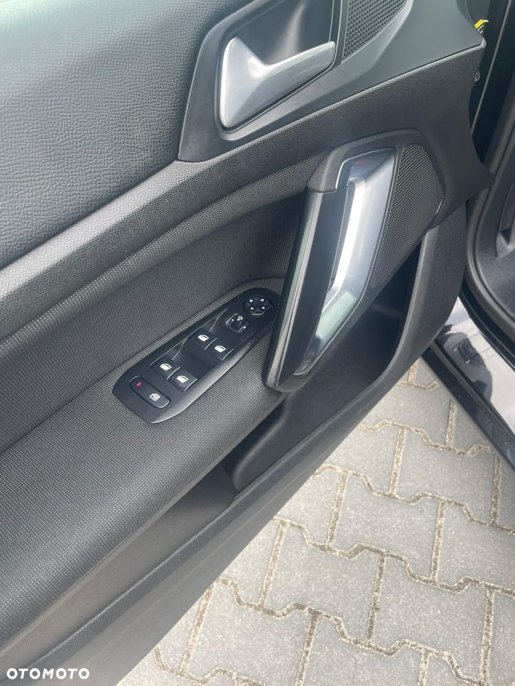 Peugeot 308 BlueHDi 150 Automatik Stop & Start Allure - 11