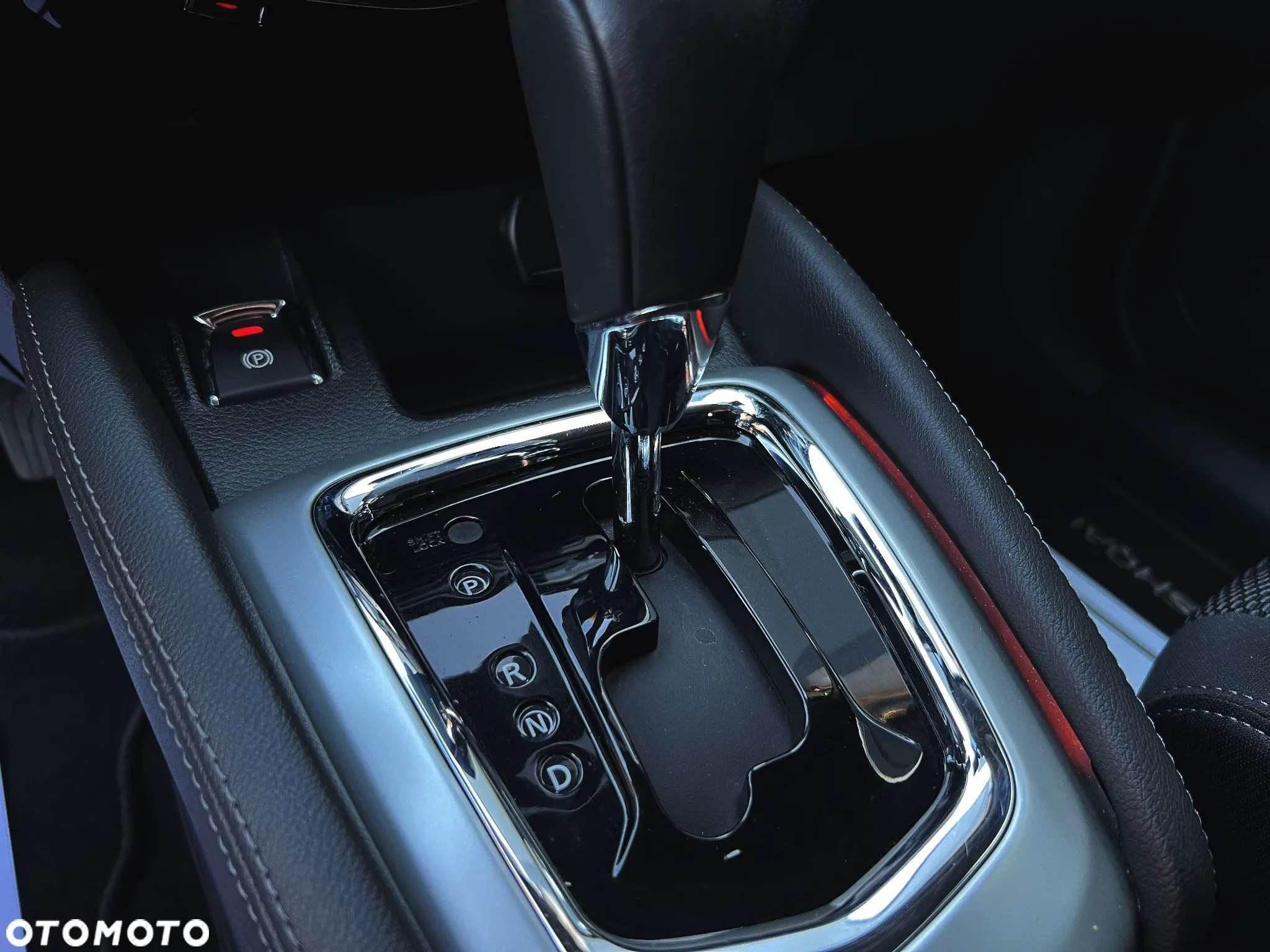 Nissan Qashqai 1.6 DCi N-Connecta Xtronic - 30