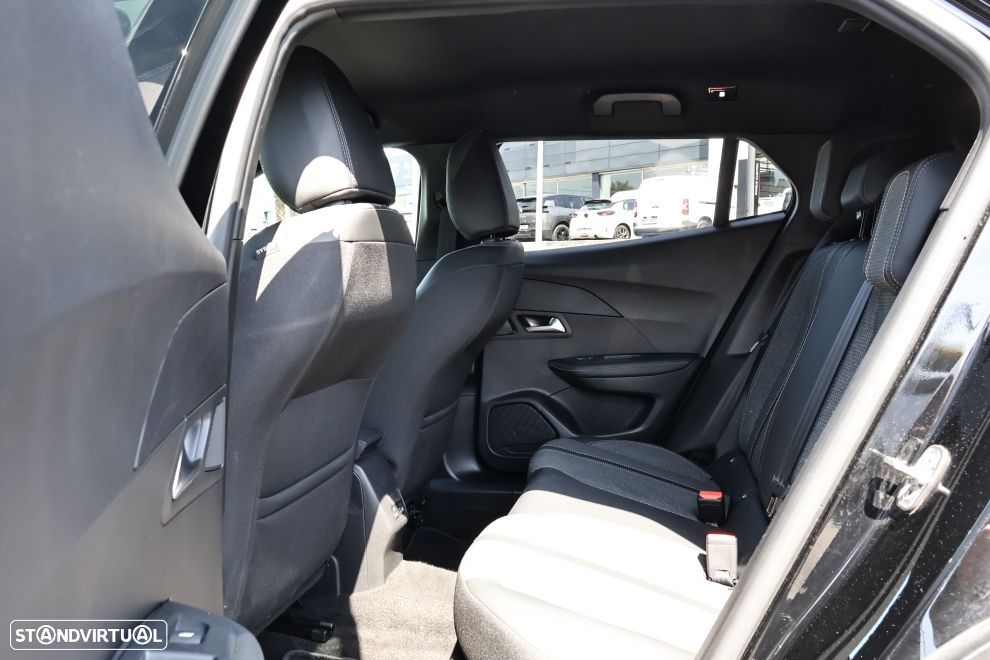 Peugeot 2008 1.2 Hybrid Allure e-DCS6 - 17