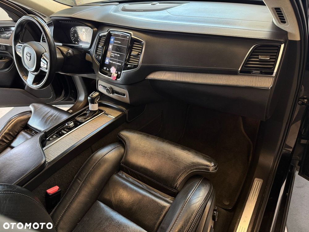 Volvo XC 90 - 22