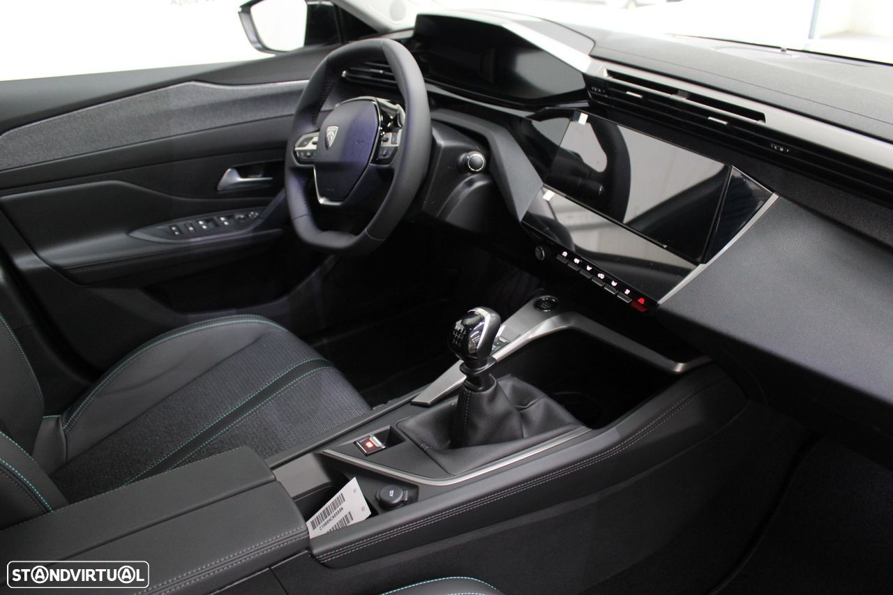 Peugeot 308 1.2 PureTech Allure - 18