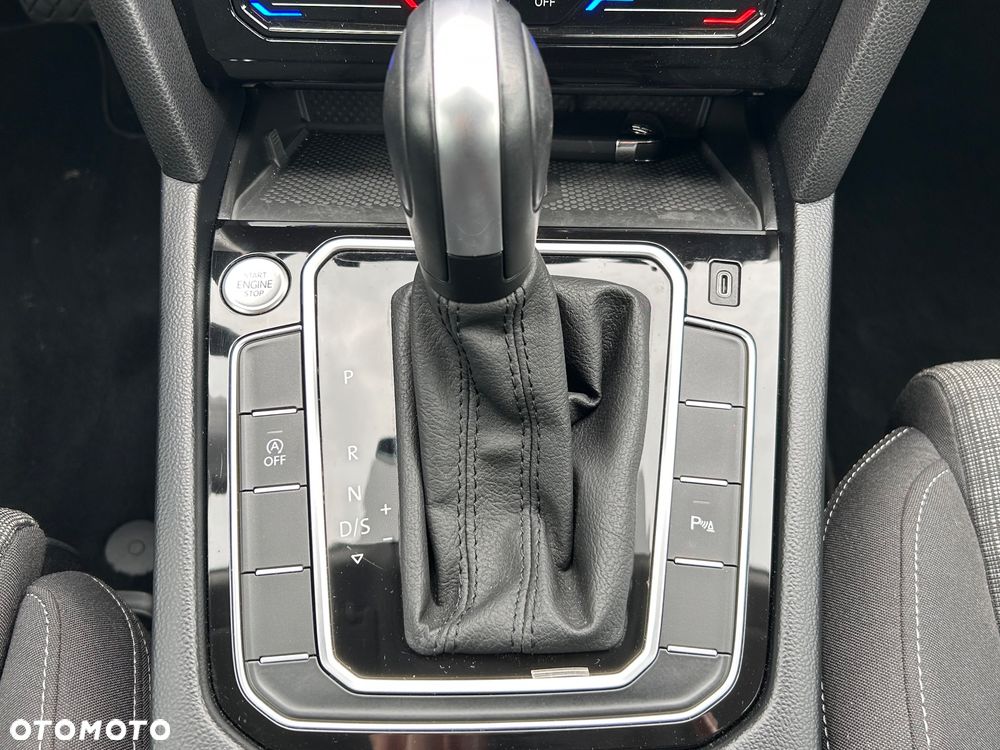 Volkswagen Passat 2.0 TDI SCR Comfortline DSG - 32