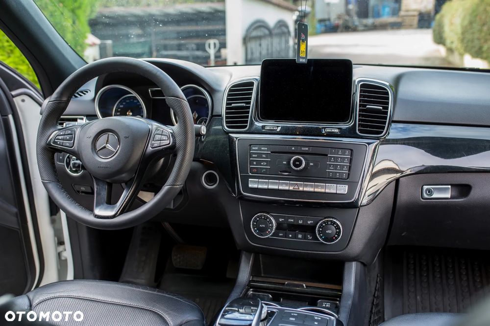 Mercedes-Benz GLE 350 d 4-Matic - 11