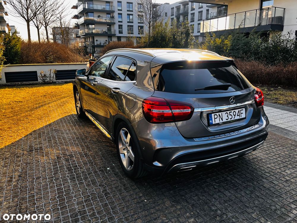 Mercedes-Benz GLA 180 7G-DCT AMG Line - 7