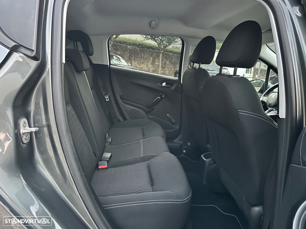 Peugeot 208 1.6 BlueHDi Style - 43