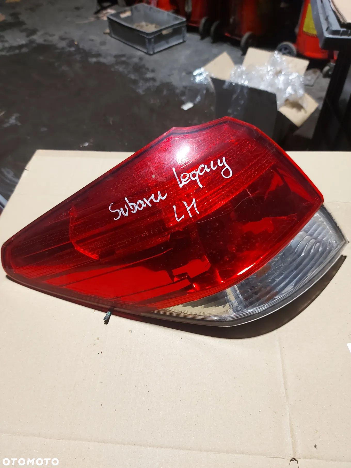 Lampa tylna lewy tył Subaru Legacy - 1