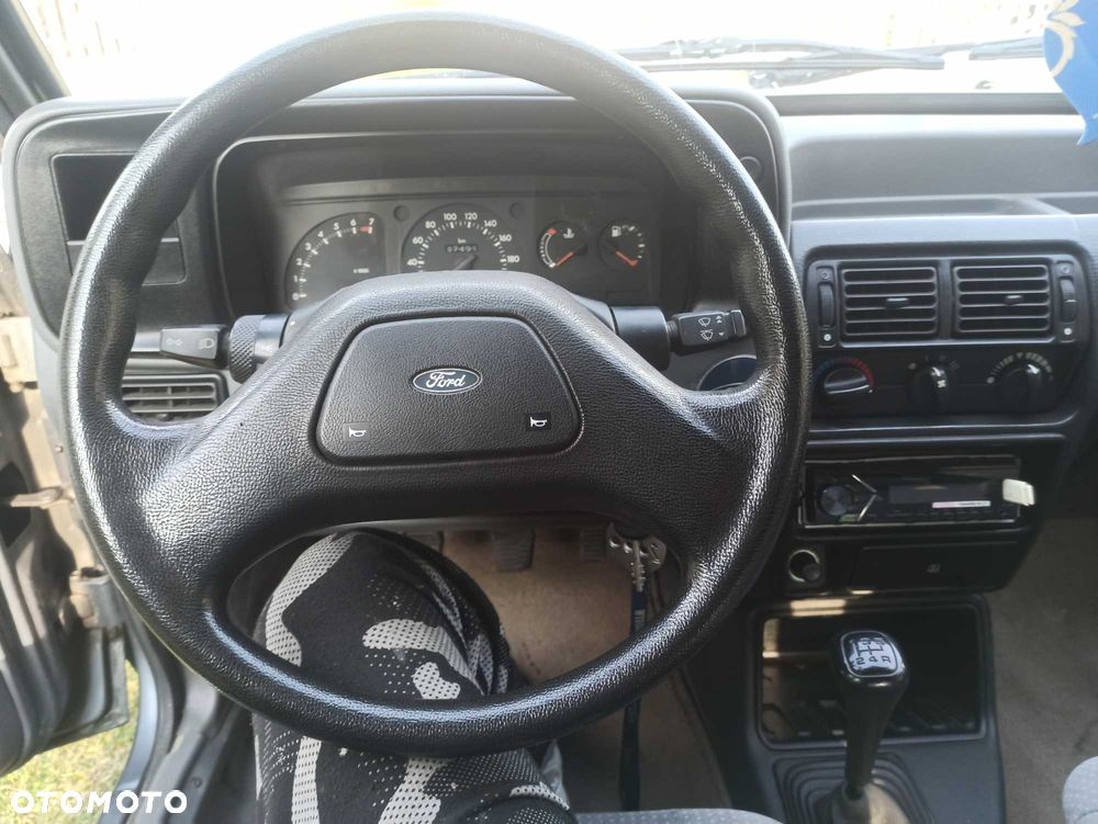 Ford Escort - 7