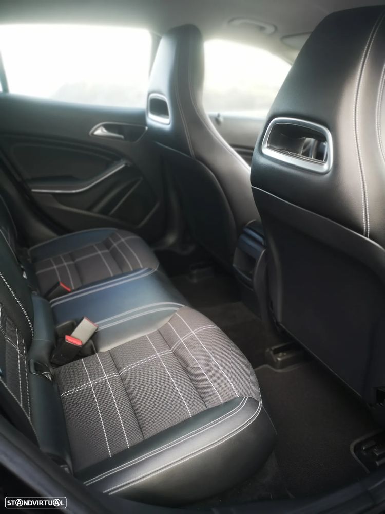 Mercedes-Benz GLA 180 CDI Urban - 11