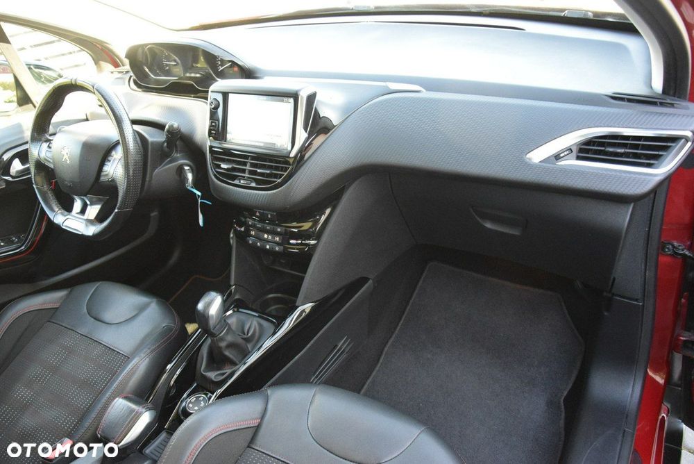 Peugeot 2008 1.2 Pure Tech Allure S&S - 25