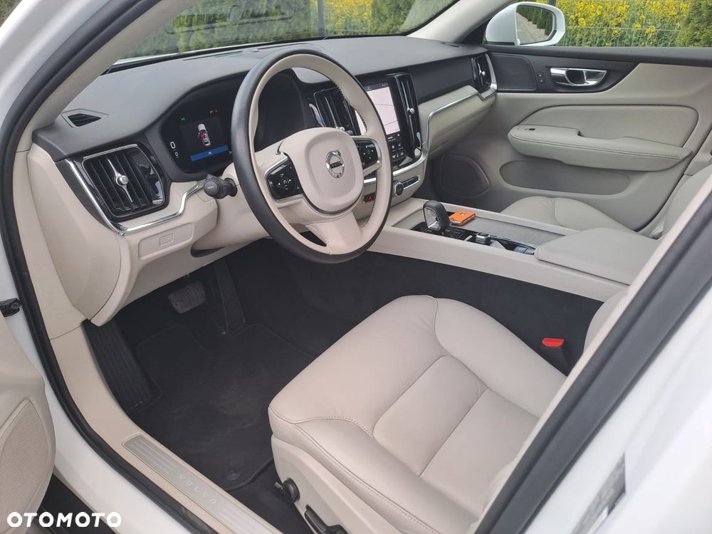 Volvo V60 Cross Country - 5
