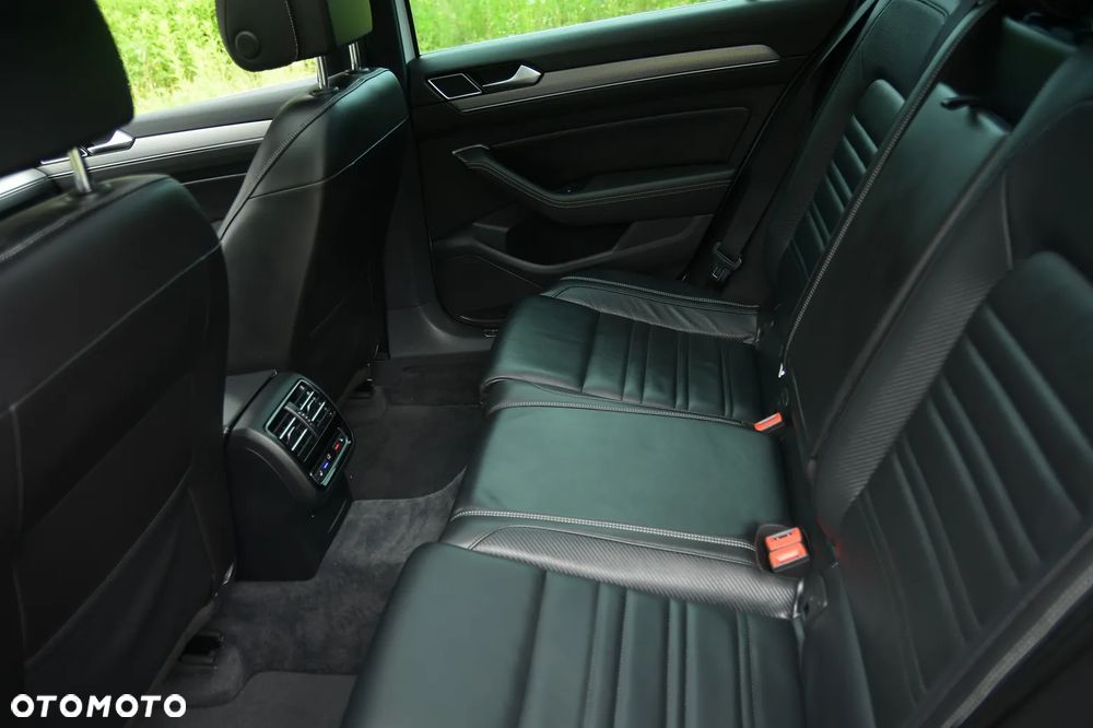 Volkswagen Passat - 27