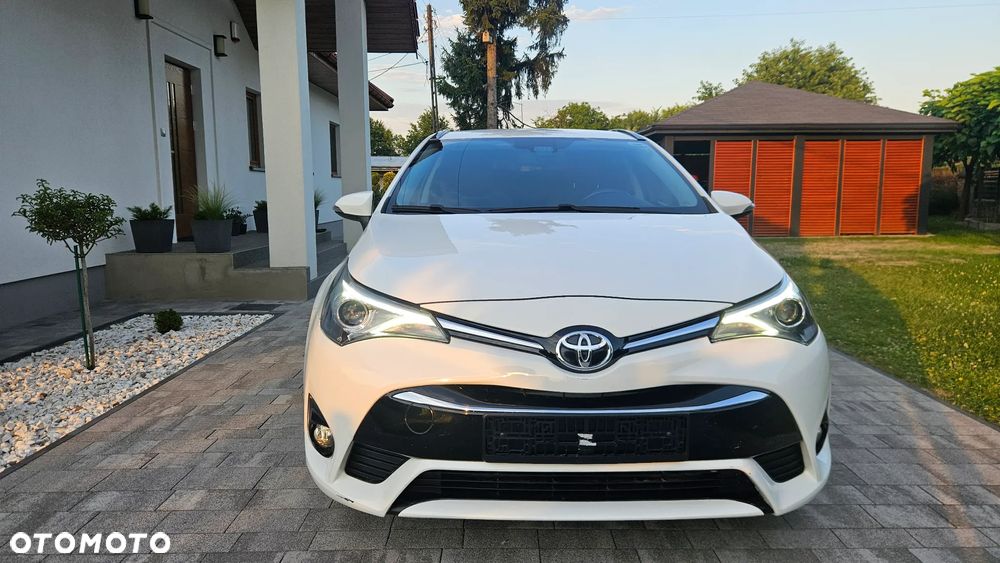 Toyota Avensis - 8