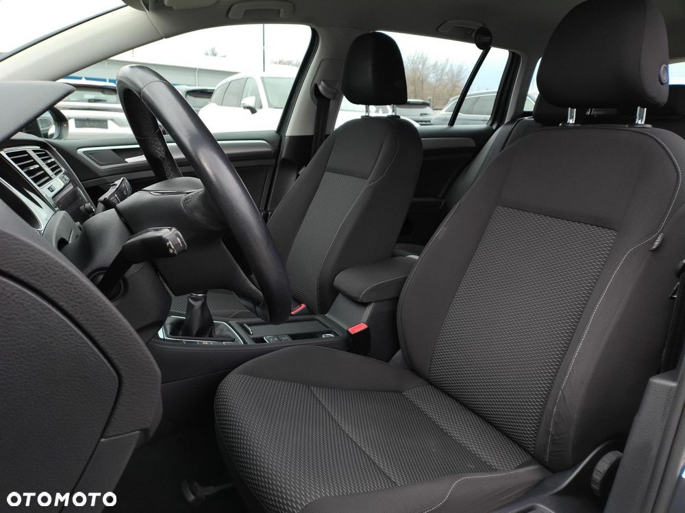 Volkswagen Golf - 21