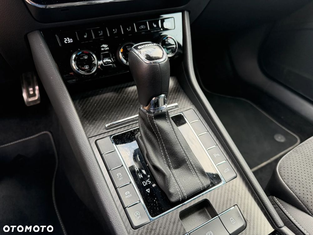 Skoda Superb 2.0 TDI DSG Sportline - 13