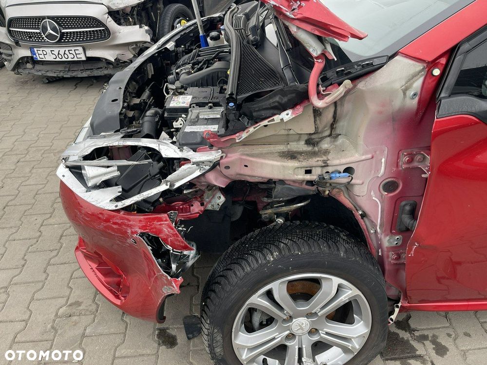 Peugeot 208 1.2 PureTech GPF Allure S&S - 4