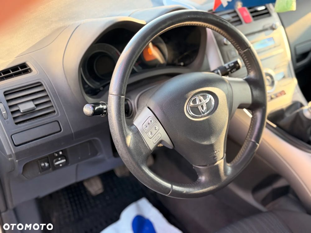 Toyota Auris 1.33 VVT-i - 13